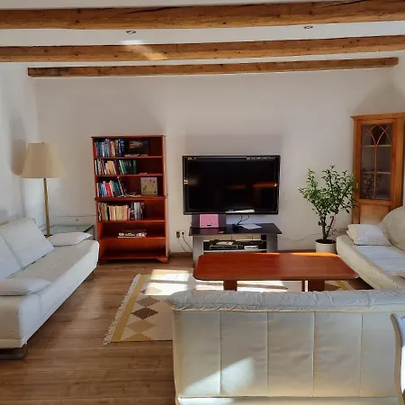 Kreuzberg Apartment *